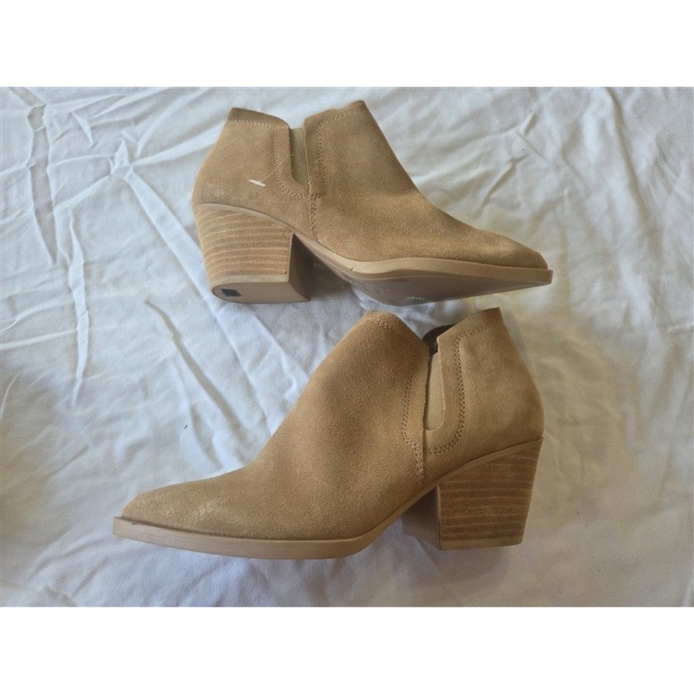 NWOT Dolce Vita 7 Cowboy Heeled Pointy Toe Faux Suede Bootie 131742